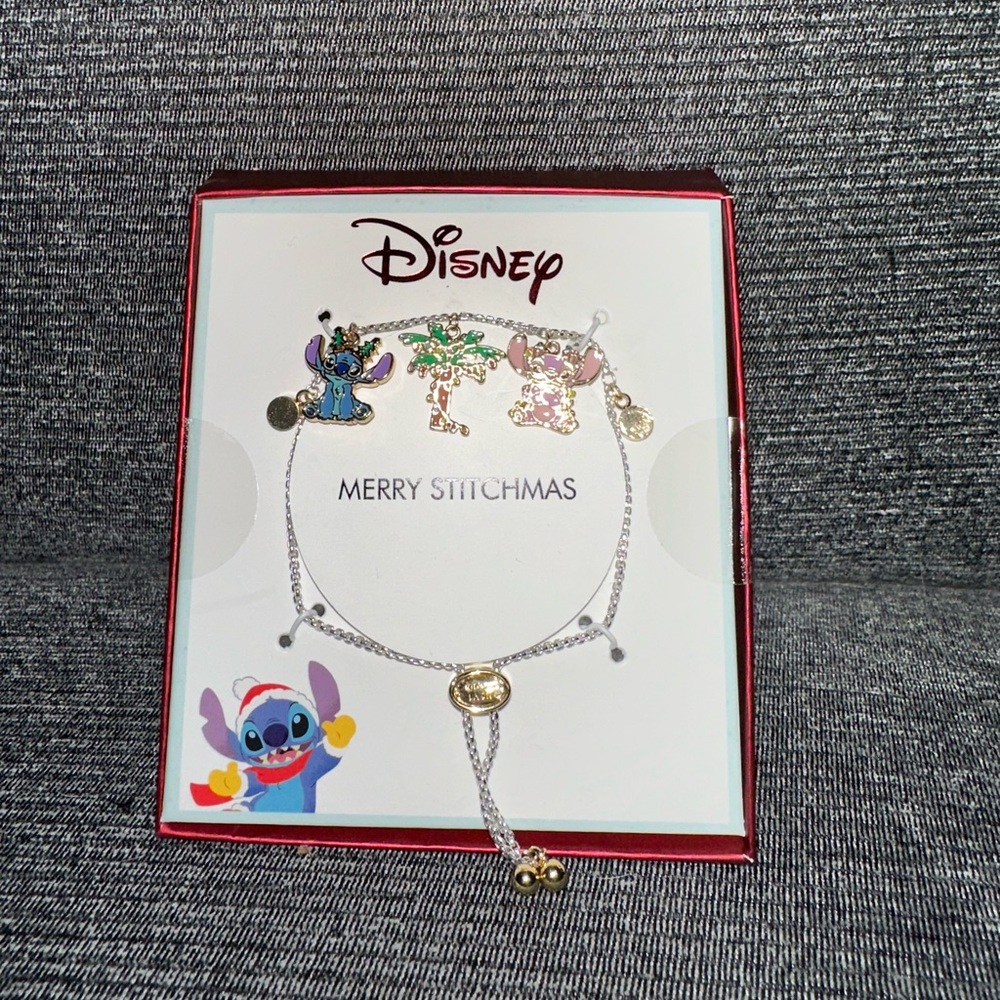 ✨🆕 Disney Stitch Christmas Bracelet